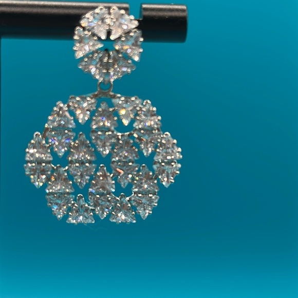 🎁 Sparkly CZ dangling earrings - Picture 9 of 10